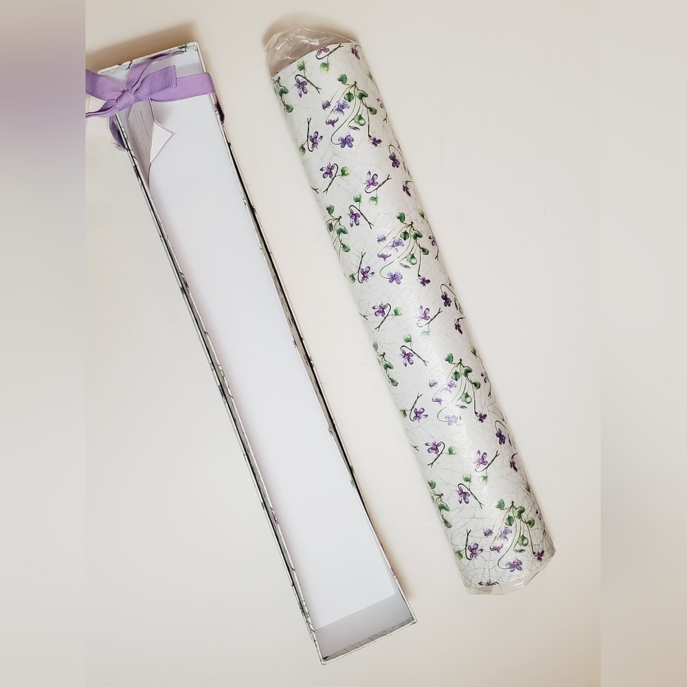 Asquith & Somerset  April Violets Scented Drawer Linning Paper (6) - Picture 5 of 5